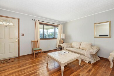 2-LivingRoom