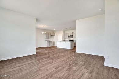 9602LargeOakCourt-06