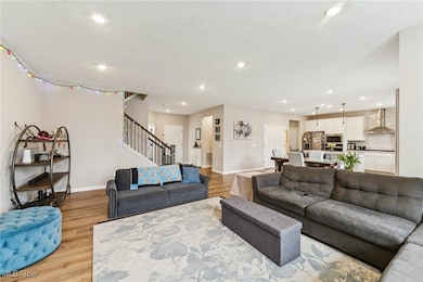 3823 Golden Wood Way, Uniontown, OH 44685 - photo 5