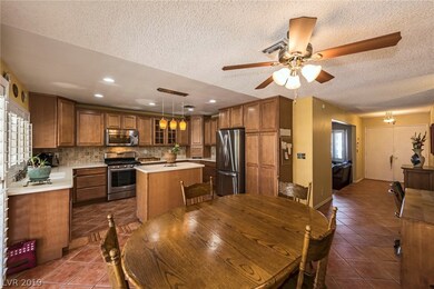 OPEN KITCHEN WITH STAINLESS APPLIANCES!!!!