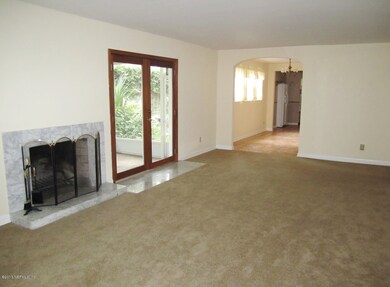 Living room 2