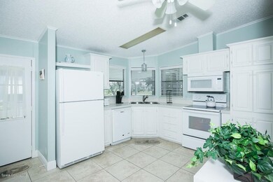 7 702 Gladiolus - Kitchen - View 2jpg