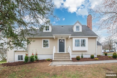 86 Lake Dr W, Wayne, NJ 07470 - photo 4