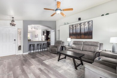 645 N Joshua Tree Ln, Gilbert, AZ 85234 - photo 5