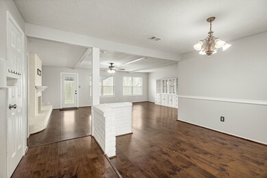 16402 Forest Bend Ave, Friendswood, TX 77546 - photo 3