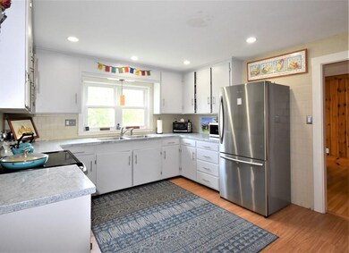 58 Richfield St, North Dartmouth, MA 02747 - photo 5