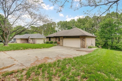 5808 S Honeysuckle Ln, Battlefield, MO 65619 - photo 3