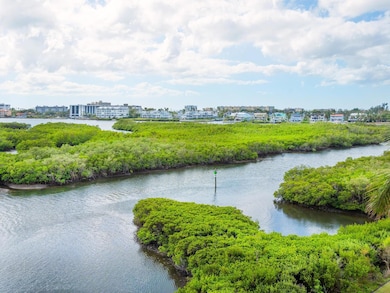 5440 Eagles Point Cir unit 405, Sarasota, FL 34231 - photo 6