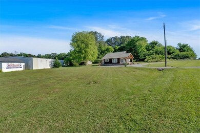 View of grassy yard