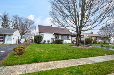 699 Georgian Dr, Columbus, OH 43228 - photo 4