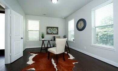 What a great home study or bedroom! Features inclu