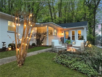 918 Lower Ridgeway Rd, Charleston, WV 25314 - photo 2