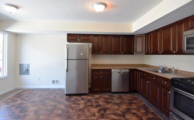 (3) Kitchen