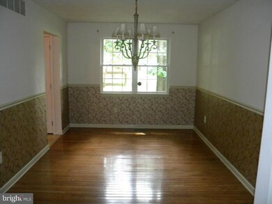 1195 Hillside Rd, Pasadena, MD 21122 - photo 5