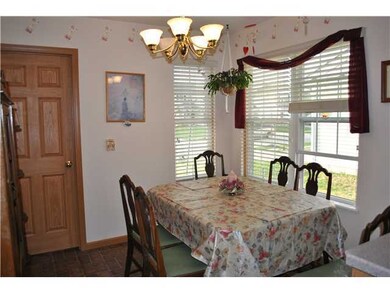 5084 Maple Valley Dr, Columbus, OH 43228 - photo 3