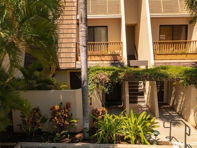 This fee simple condo for sale in South Maui has o