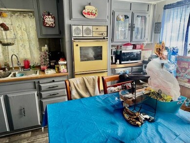 81 Cape Horn Ave, Winter Haven, FL 33880 - photo 4