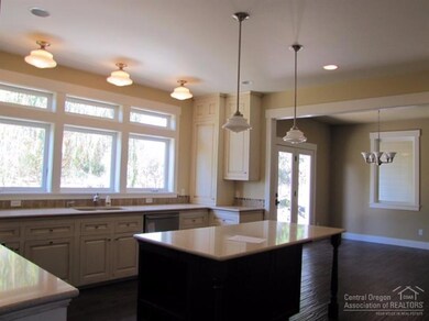 805 NW 13th St, Redmond, OR 97756 - photo 6