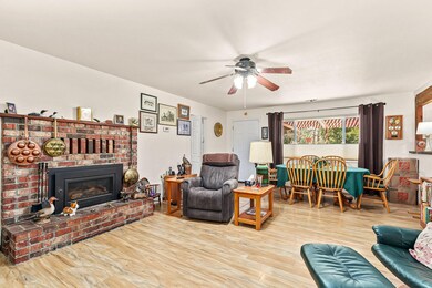 4500 Azalea Dr, Grants Pass, OR 97526 - photo 4