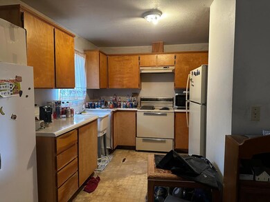 918 Ne 10th St Listing Photos - 4 of 11