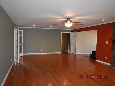 OPEN FLOOR PLAN GREAT HOME FOR ENTERTAINING