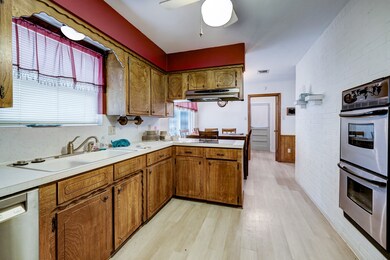 1004 Cheshire Ln, Houston, TX 77018 - photo 5