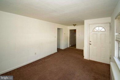 307 W Elkinton Ave, Chester, PA 19013 - photo 7