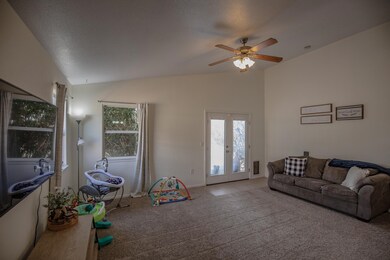 922 Larkspur Ave, Alamogordo, NM 88310 - photo 4