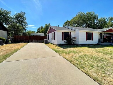 131 N Roe St, Fort Worth, TX 76108 - photo 2