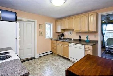 957 Washington St unit 4, Newtonville, MA 02460 - photo 4