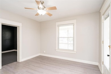 2124 E 23rd St, Des Moines, IA 50317 - photo 3