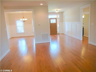 Foyer - In the living room looking back to the ent