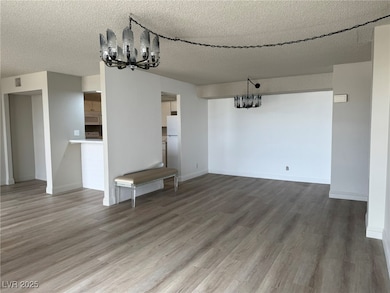 3930 University Center Dr unit 302, Las Vegas, NV 89119 - photo 3
