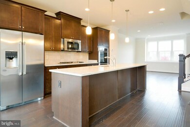 3714 Powell Ln, Falls Church, VA 22041 - photo 2