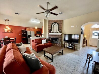 4208 Beryl Ln, Granbury, TX 76049 - photo 6