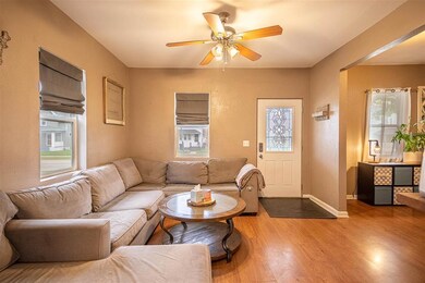 422 8th Ave SW, Cedar Rapids, IA 52404 - photo 3