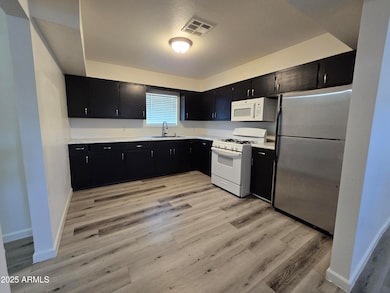 2230 E Beverly Ln, Phoenix, AZ 85022 - photo 7