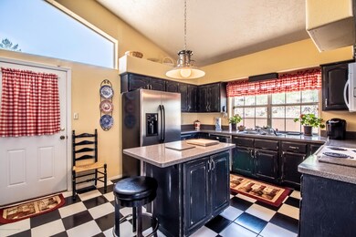 621 Cerrillos Dr, Farmington, NM 87401 - photo 7