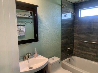 8309 Autumn Ln, Houston, TX 77016 - photo 7