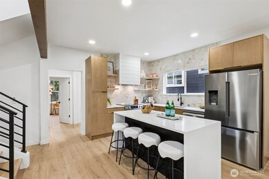 4002 Courtland Place S, Seattle, WA 98118 - photo 5