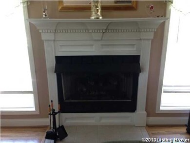 10030 Honey Ln, Louisville, KY 40229 - photo 6