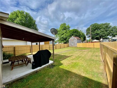 303 N 10th St, Coshocton, OH 43812 - photo 4