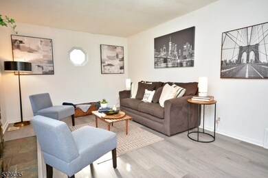 361 Richard Way, North Plainfield, NJ 07062 - photo 5