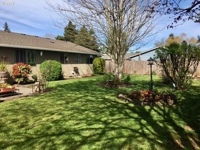 208 Charles Ct, Newberg, OR 97132 - photo 2