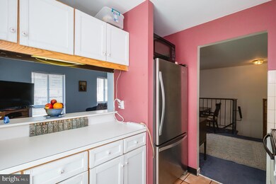 127 W Conway St, Baltimore, MD 21201 - photo 5