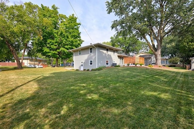 1101 33rd St, West Des Moines, IA 50266 - photo 3