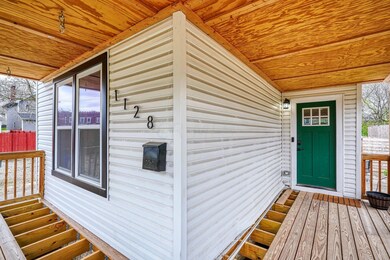 1128 Columbus St (32)