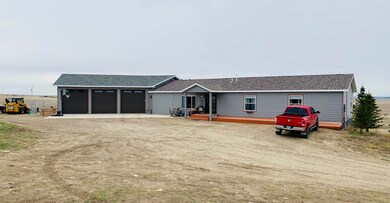 14747 Lambert St, Williston, ND 58801 - photo 3