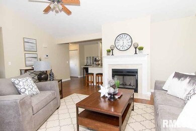 4515 N Thornhill Dr unit 205C, Peoria, IL 61615 - photo 3