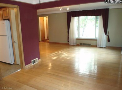 1976 Idlehurst Dr, Euclid, OH 44117 - photo 6